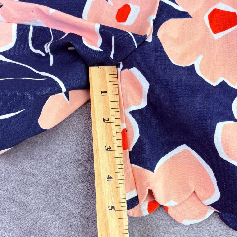 Isaac Mizrahi Womens 12 Navy Floral Scalloped Hem Tailored Shorts Summer Mod NWT - Picture 8 of 11